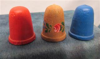 LARGE MIXED LOT OF 48 VINTAGE THIMBLES-MIXED METALS AND PLASTIC-SOME ADVERTISING